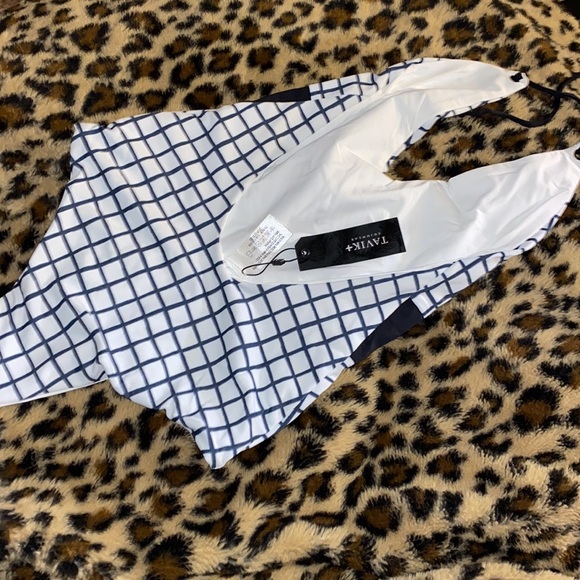 Tavik one piece grid swimsuit - Picture 5 of 5